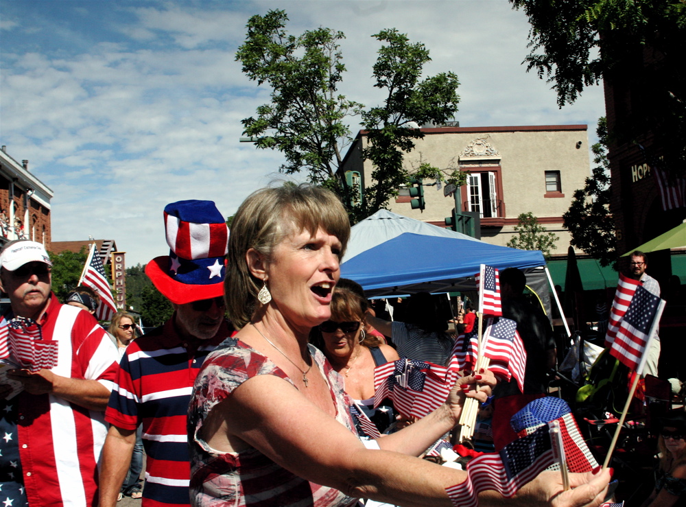 07-04-15 Parade01d