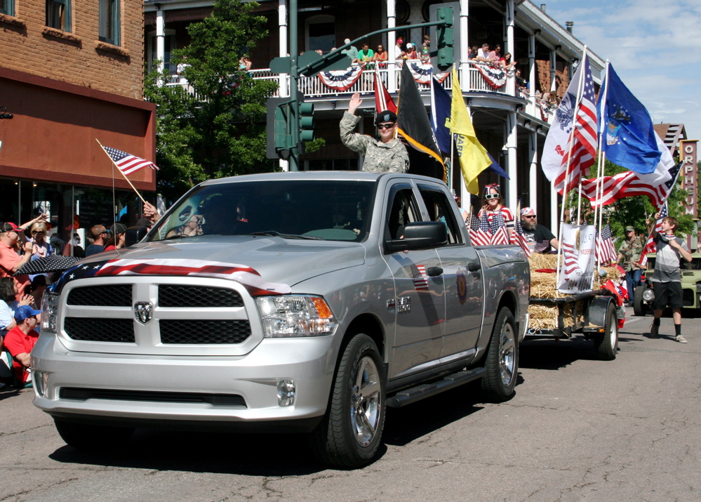 07-04-15 Parade01e