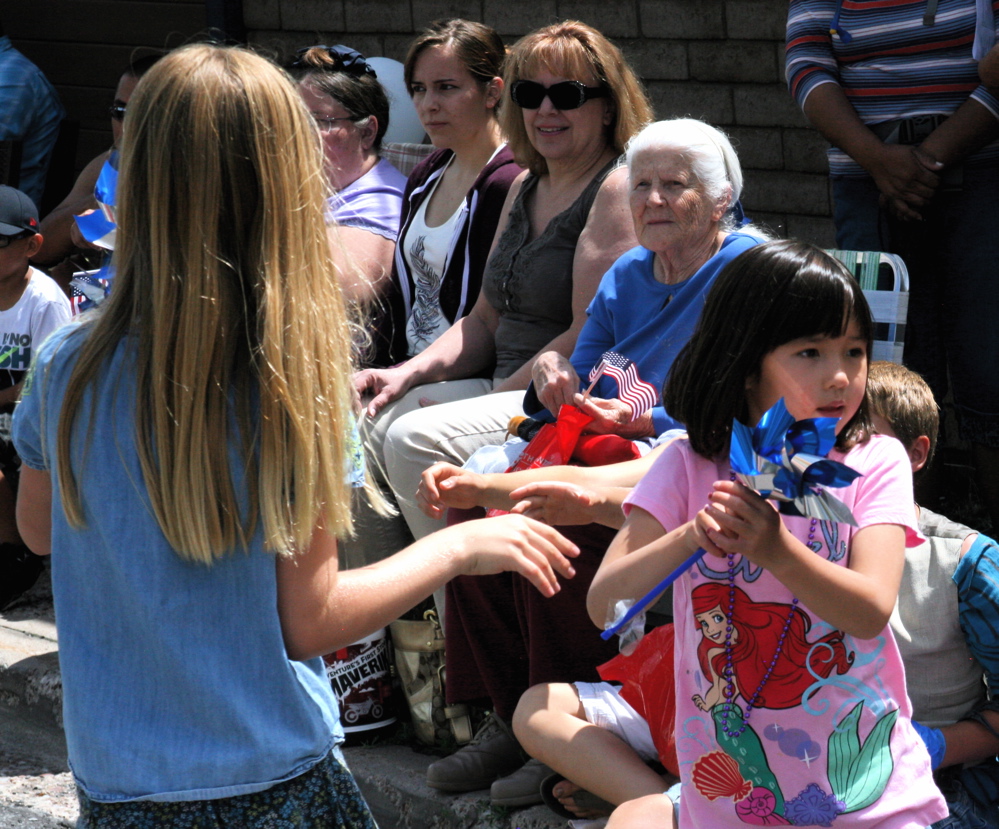 07-04-15 Parade04q