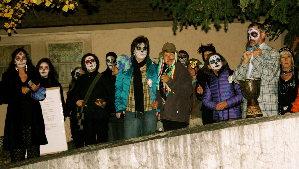 11-02-15 Muertos Procession-018