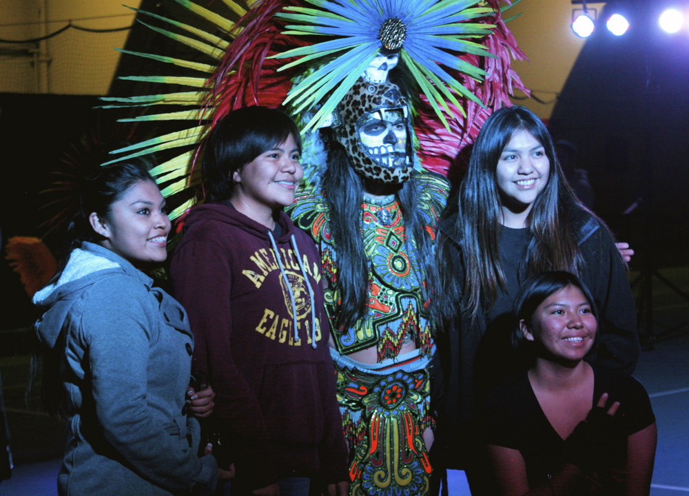 11-07-15 Aztec dancers040