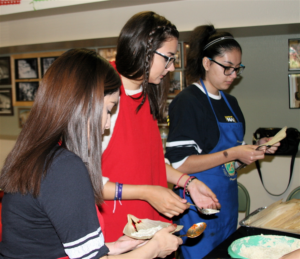 11-05-16-nau-tamale-making-workshop-011