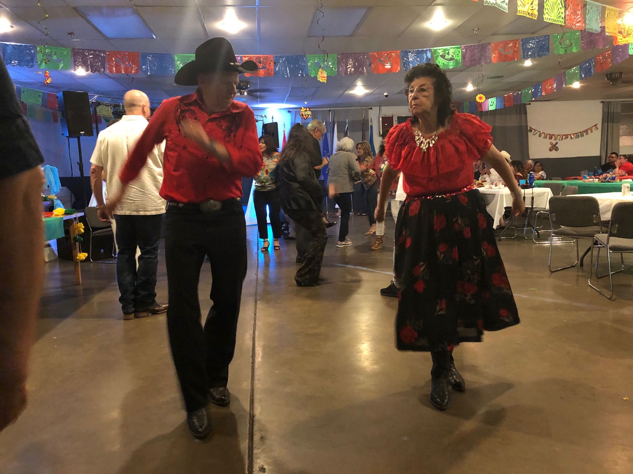 05-04-19 Cinco dance-018